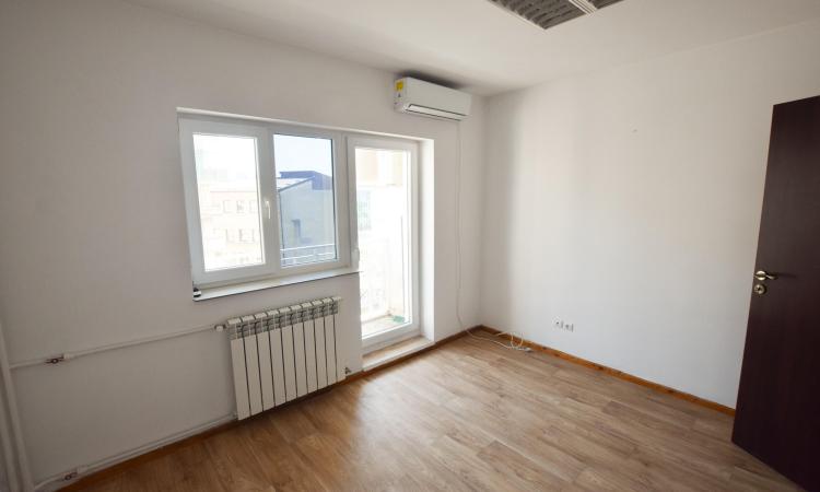 Bulevardul Unirii Fantani Spatiu birouri 4 camere 100mp