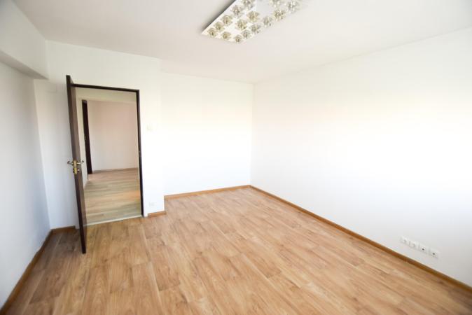 Bulevardul Unirii Fantani Spatiu birouri 4 camere 100mp