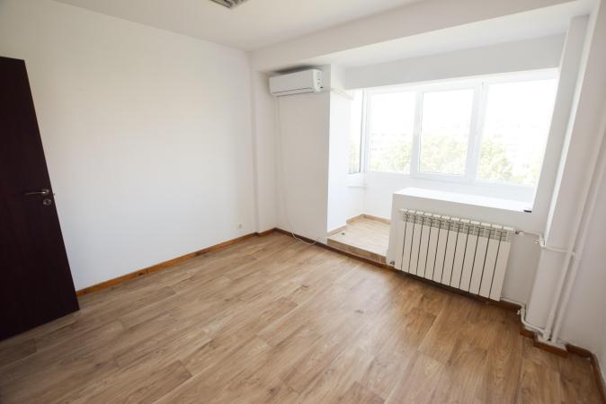 Bulevardul Unirii Fantani Spatiu birouri 4 camere 100mp