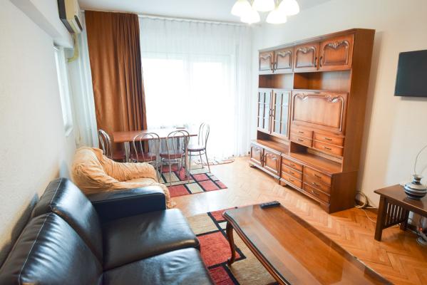 Bulevardul Unirii Apartament decomandat 3 camere 87mp
