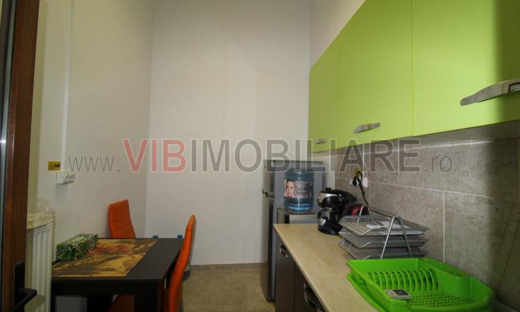 Eroilor Stirbei Berzei Spatiu birouri/comercial Doua camere