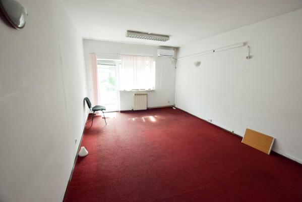 Unirii Regina Maria Spatiu birouri 100mp Trei camere  Centrala