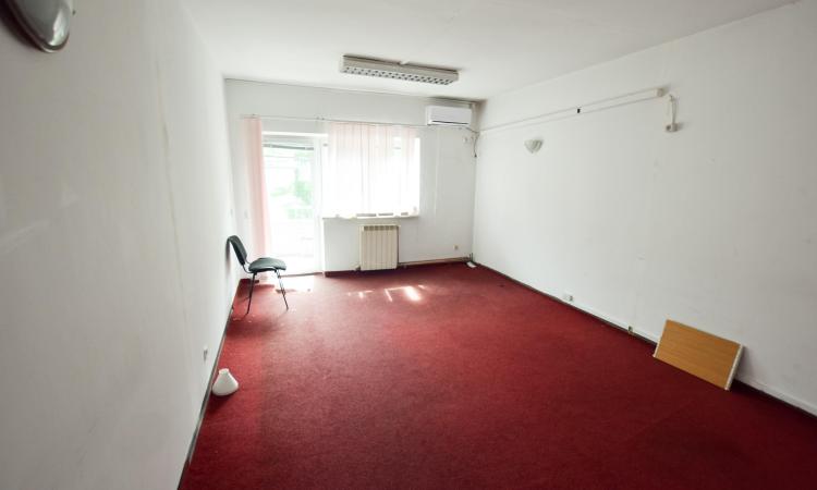 Unirii Regina Maria Spatiu birouri 100mp Trei camere Centrala