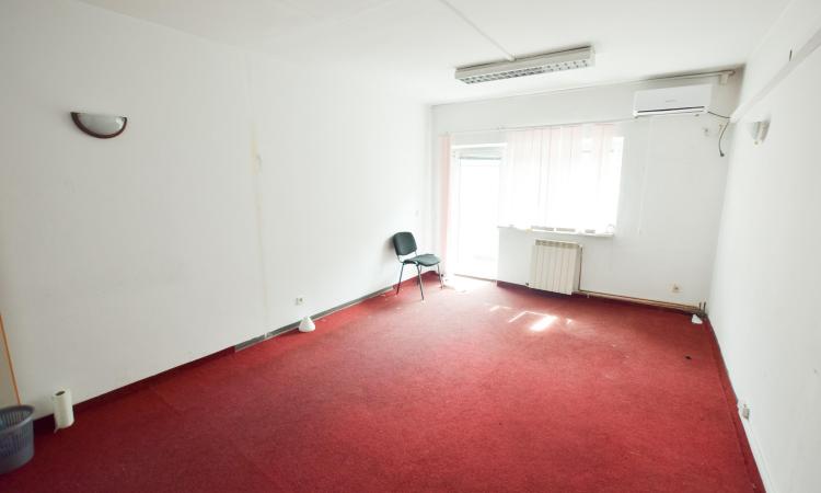 Unirii Regina Maria Spatiu birouri 100mp Trei camere Centrala