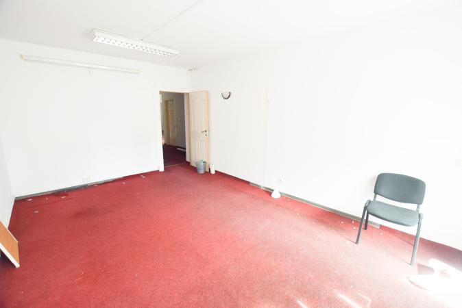 Unirii Regina Maria Spatiu birouri 100mp Trei camere  Centrala