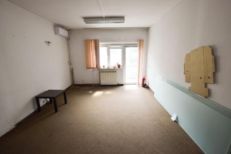 Unirii Regina Maria Spatiu birouri 100mp Trei camere Centrala