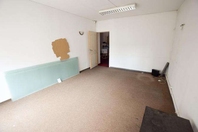 Unirii Regina Maria Spatiu birouri 100mp Trei camere  Centrala