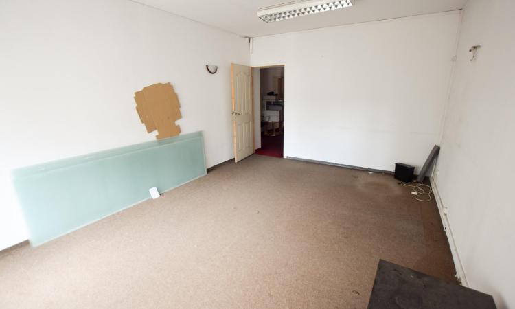 Unirii Regina Maria Spatiu birouri 100mp Trei camere Centrala
