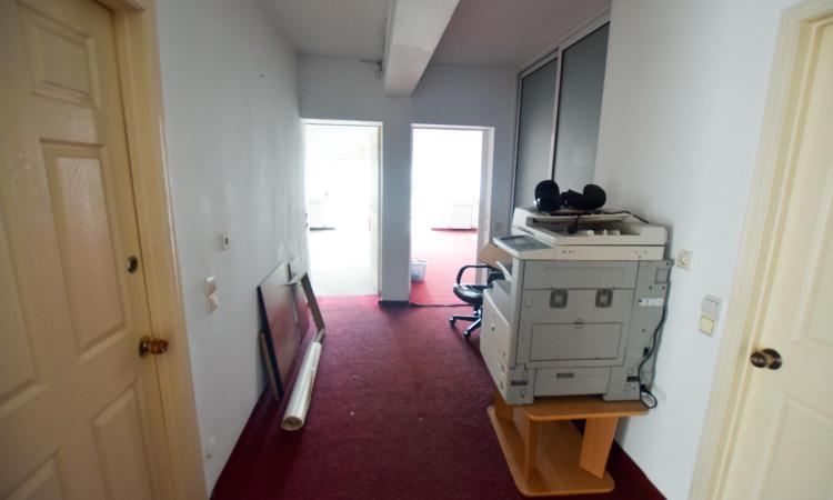 Unirii Regina Maria Spatiu birouri 100mp Trei camere Centrala