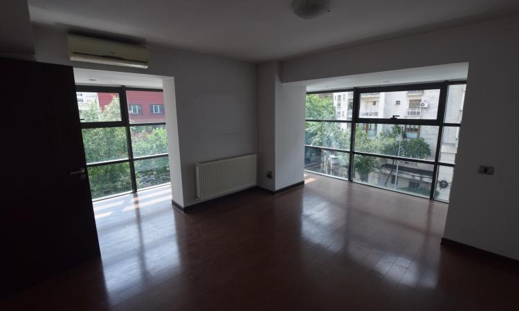 Bd Unirii Rond Alba Iulia Spatiu birouri 3 camere 110mp