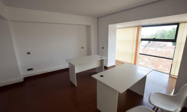 Bd Unirii Rond Alba Iulia Spatiu birouri 3 cam 110mp