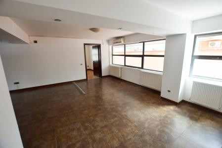 Rond Alba Iulia Bd Unirii Spatiu birouri 3 camere 100mp