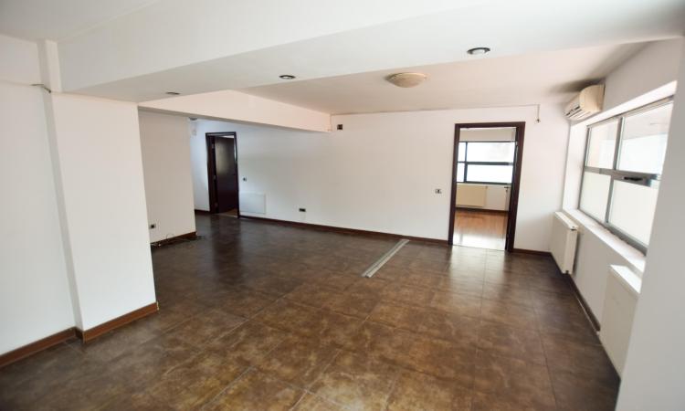 Rond Alba Iulia Bd Unirii Spatiu birouri 3 camere 100mp