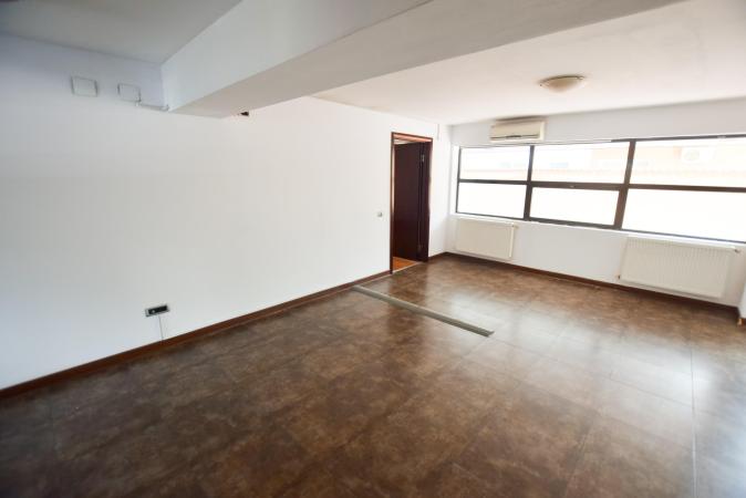 Rond Alba Iulia Bd Unirii Spatiu birouri 3 camere 100mp