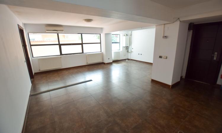 Rond Alba Iulia Bd Unirii Spatiu birouri 3 camere 100mp