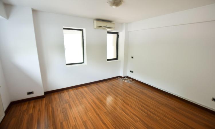 Rond Alba Iulia Bd Unirii Spatiu birouri 3 camere 100mp