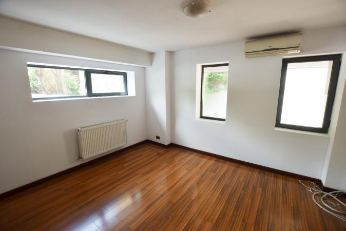 Rond Alba Iulia Bd Unirii Spatiu birouri 3 camere 100mp