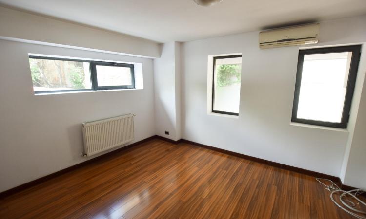 Rond Alba Iulia Bd Unirii Spatiu birouri 3 camere 100mp