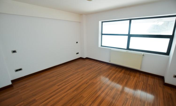 Rond Alba Iulia Bd Unirii Spatiu birouri 3 camere 100mp