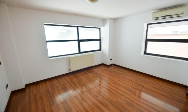 Rond Alba Iulia Bd Unirii Spatiu birouri 3 camere 100mp