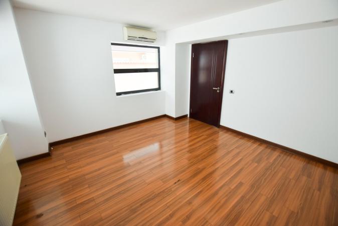 Rond Alba Iulia Bd Unirii Spatiu birouri 3 camere 100mp