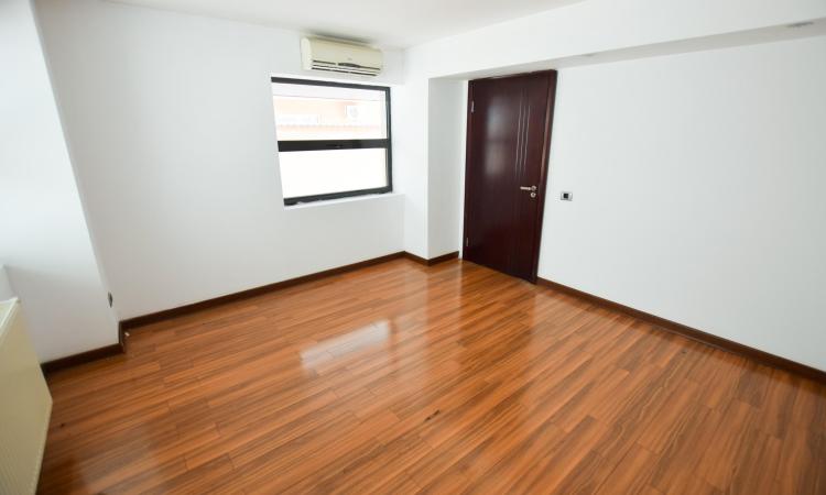 Rond Alba Iulia Bd Unirii Spatiu birouri 3 camere 100mp