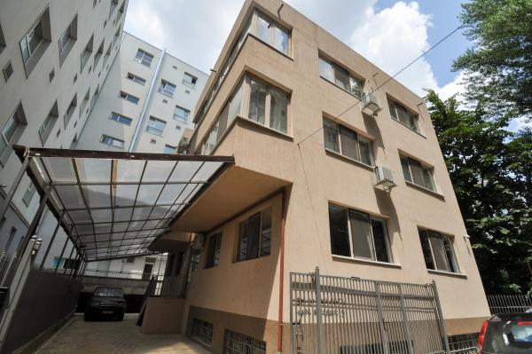 2 Camere - demisol luminos - mobilat/utilat - Metrou Timpuri Noi