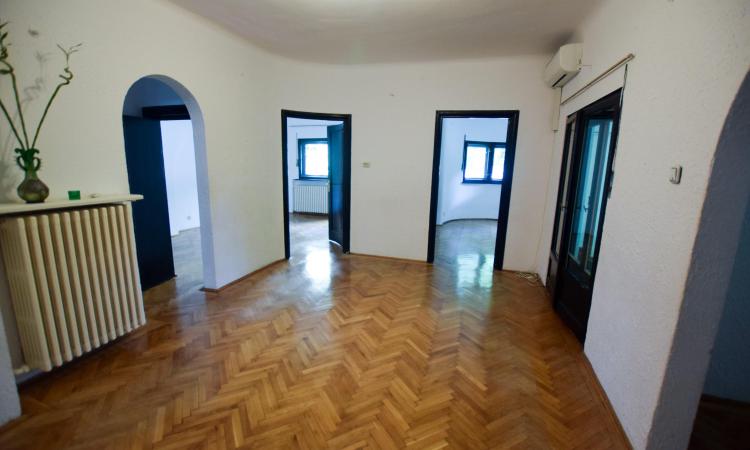 Piata Romana Dacia Eminescu Spatiu birouri 3 camere 100mp