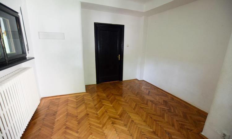 Piata Romana Dacia Eminescu Spatiu birouri 3 camere 100mp