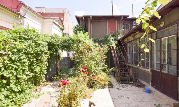 Romana Lascar Catariu Victoriei Spatiu comercial birouri Vila P+1 160mp