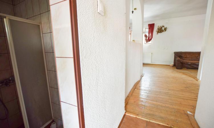 Romana Lascar Catariu Victoriei Spatiu comercial birouri Vila P+1 160mp