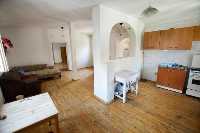 Romana Lascar Catariu Victoriei Spatiu comercial birouri Vila P+1 160mp