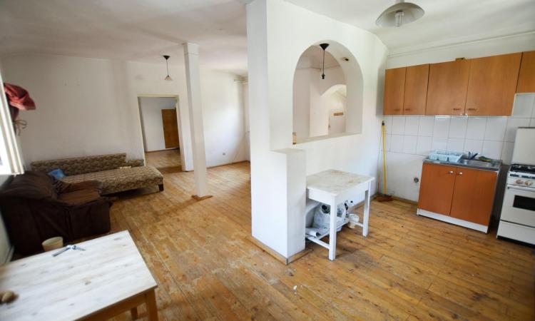 Romana Lascar Catariu Victoriei Spatiu comercial birouri Vila P+1 160mp