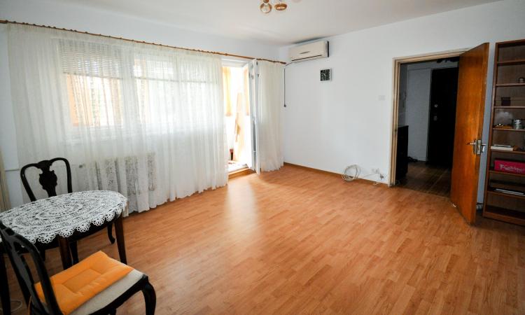 Apartament 3 camere - etaj 3 - 71 mp - Metrou Iancului