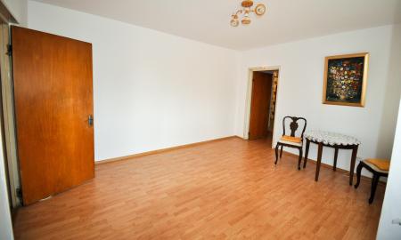 Apartament 3 camere - etaj 3 - 71 mp - Metrou Iancului