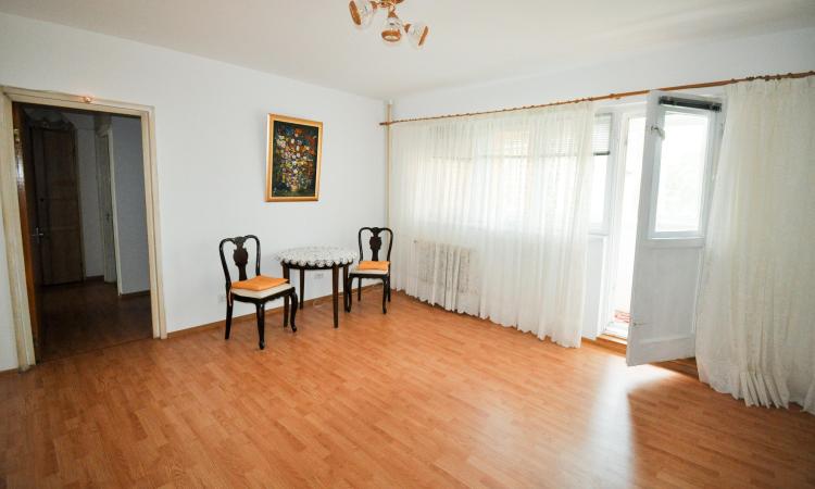 Apartament 3 camere - etaj 3 - 71 mp - Metrou Iancului