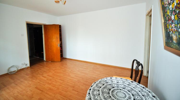 Apartament 3 camere - etaj 3 - 71 mp - Metrou Iancului