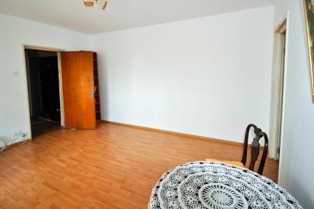 Apartament 3 camere - etaj 3 - 71 mp - Metrou Iancului