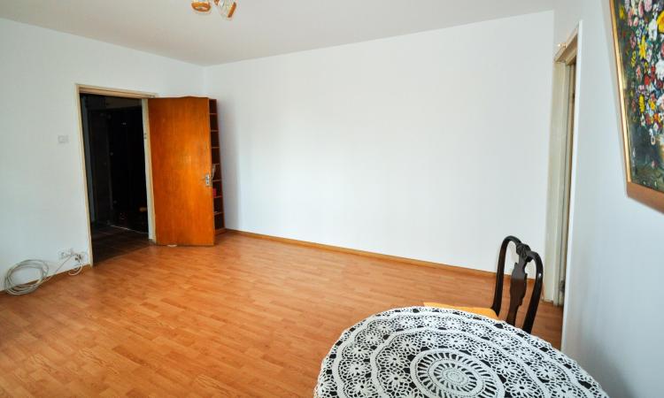Apartament 3 camere - etaj 3 - 71 mp - Metrou Iancului