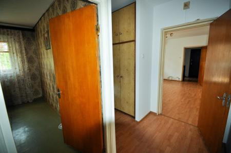 Apartament 3 camere - etaj 3 - 71 mp - Metrou Iancului