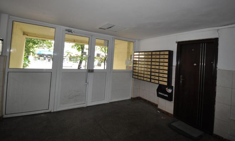 Apartament 3 camere - etaj 3 - 71 mp - Metrou Iancului