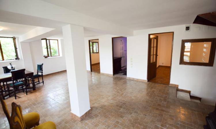 Unirii Coposu Mantuleasa Spatiu birouri in Vila Deosebita 160mp 6 camere