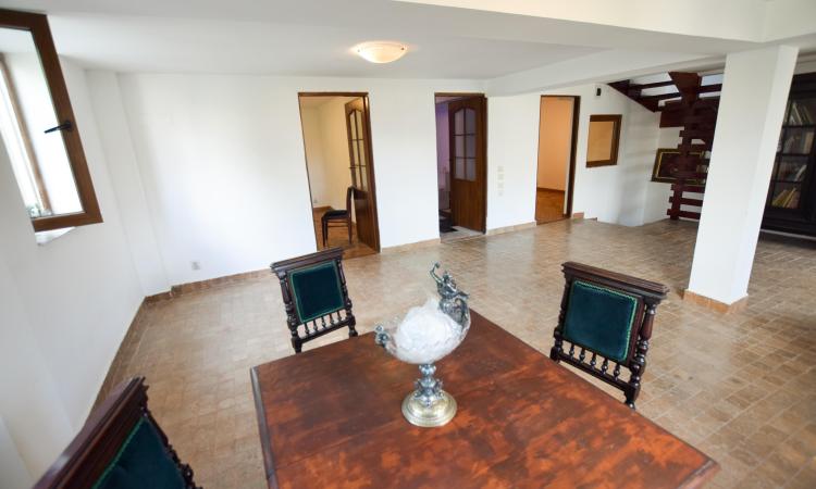 Unirii Coposu Mantuleasa Spatiu birouri in Vila Deosebita 160mp 6 camere