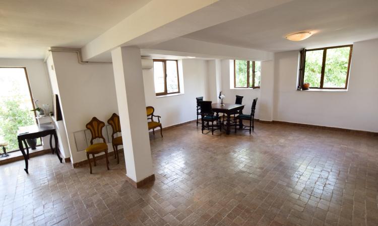 Unirii Coposu Mantuleasa Spatiu birouri in Vila Deosebita 160mp 6 camere