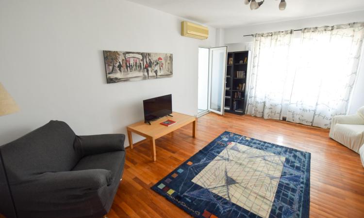 Calea Calarasi Delea Apartament 3 camere Centrala Proprie Balcon
