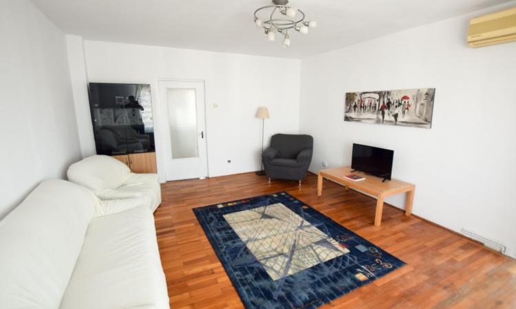 Calea Calarasi Delea Apartament 3 camere Centrala Proprie Balcon