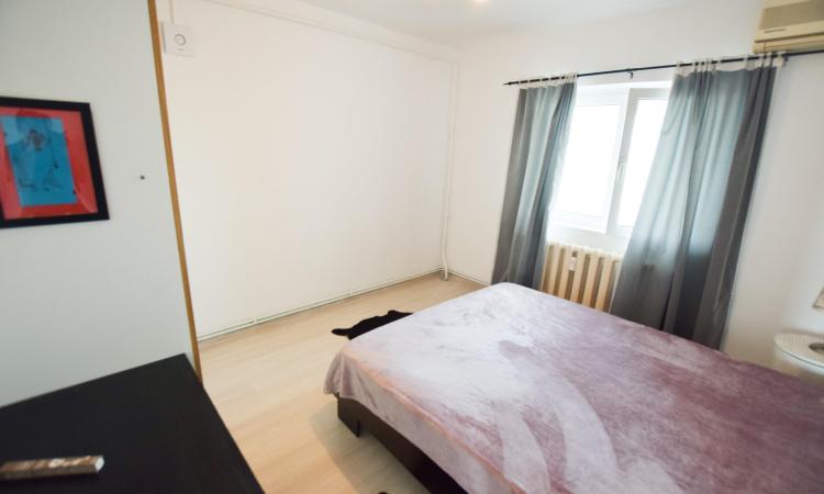 Calea Calarasi Delea Apartament 3 camere Centrala Proprie Balcon