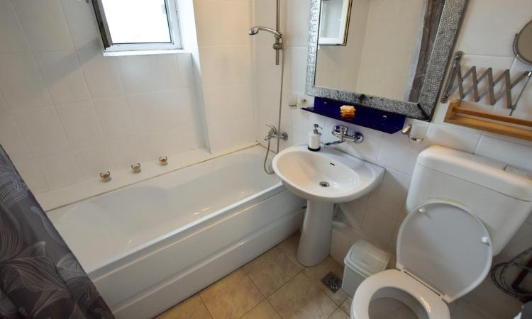 Calea Calarasi Delea Apartament 3 camere Centrala Proprie Balcon