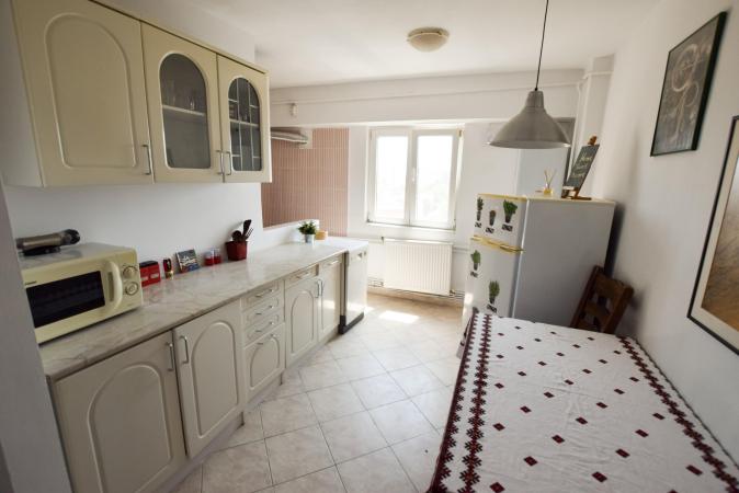Calea Calarasi Delea Apartament 3 camere Centrala Proprie Balcon