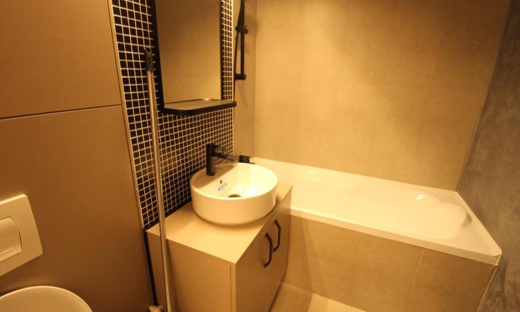 Unirii-Bulevardul Unirii-Fantani/Complet renovat